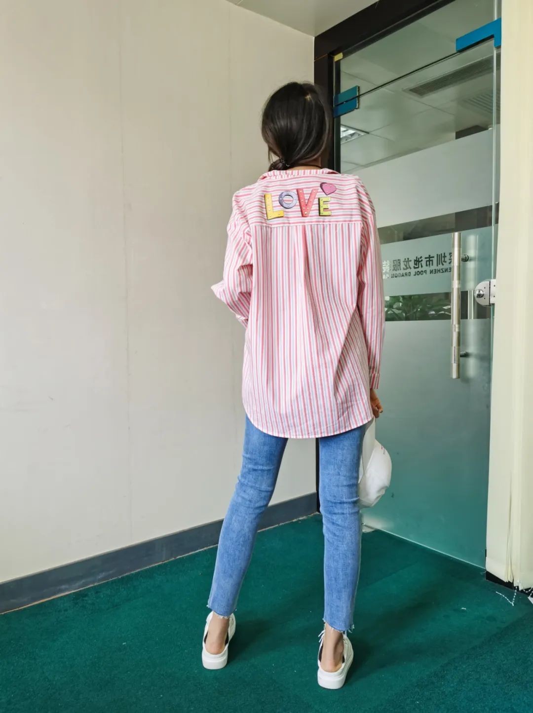 春季如何将基础款穿得高级又时髦,初春穿搭参考春日怎么穿有回头率