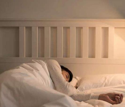 大晚上牙痛的睡不着怎么缓解,牙痛出血晚上痛的睡不着