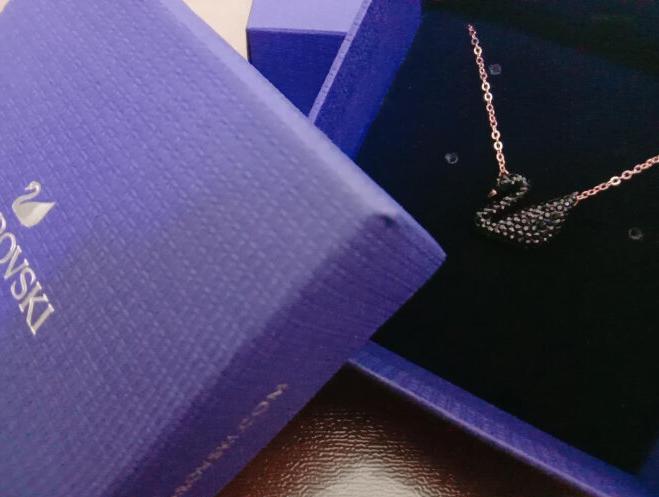 施华洛世奇经典银色天鹅,施华洛世奇黑天鹅搭配