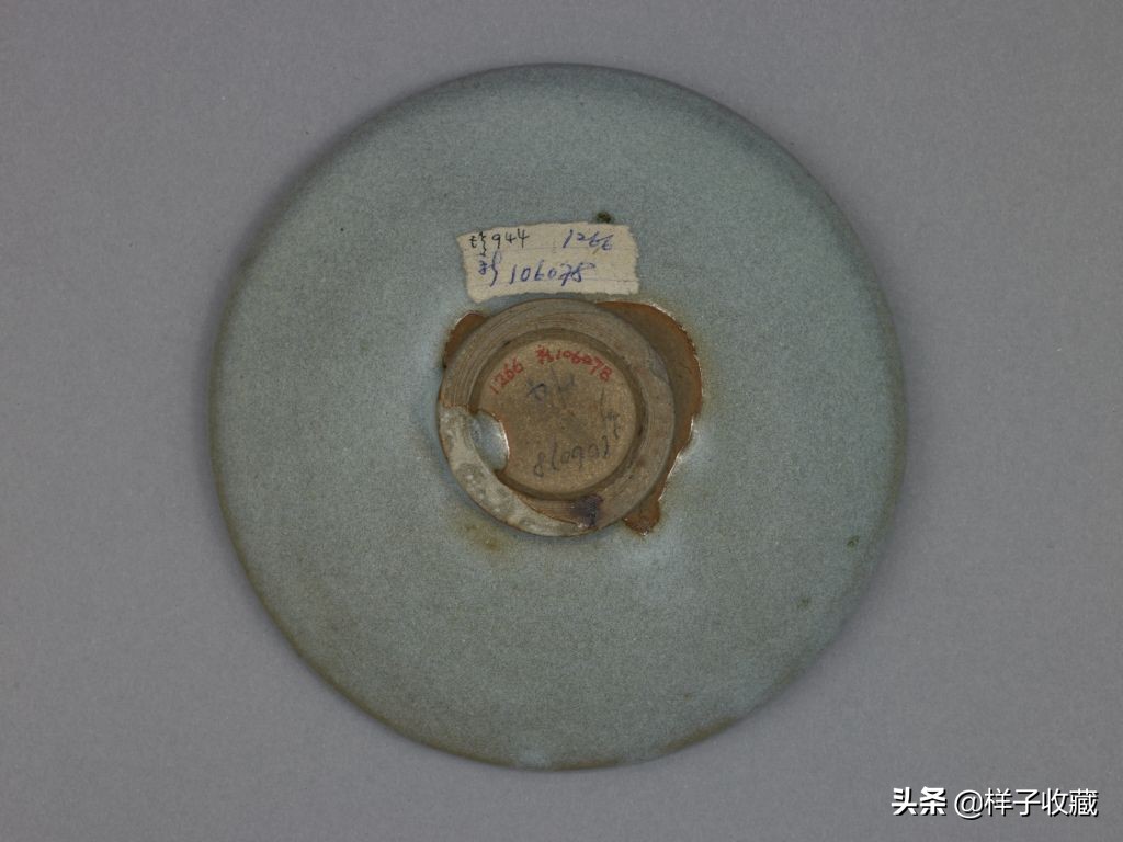 北宋钧窑月白釉蓝斑瓷器,宋元时期的钧窑瓷器底足特征