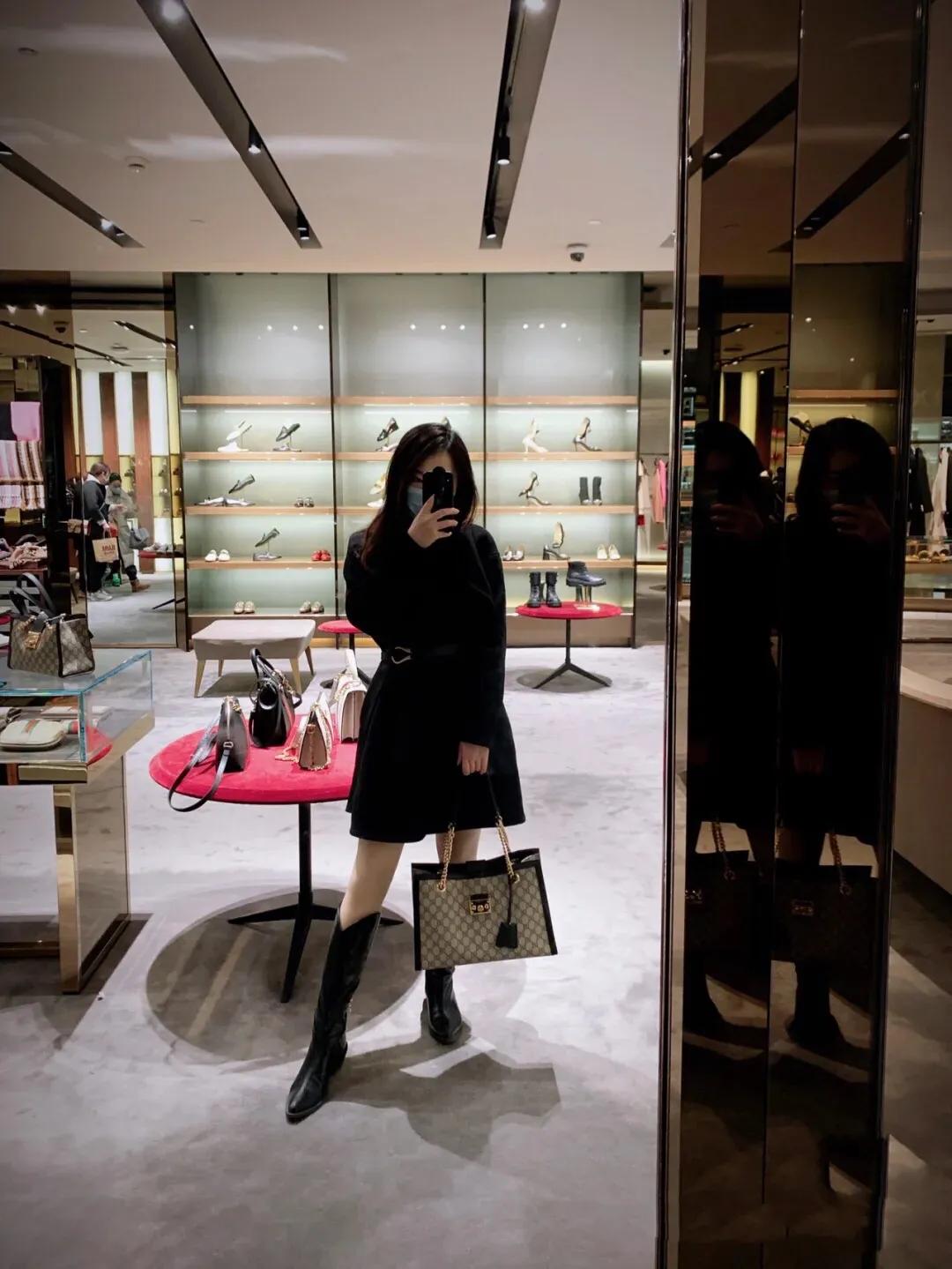 秋冬都适用的包包推荐,包包秋冬适合咖啡色还是卡其色