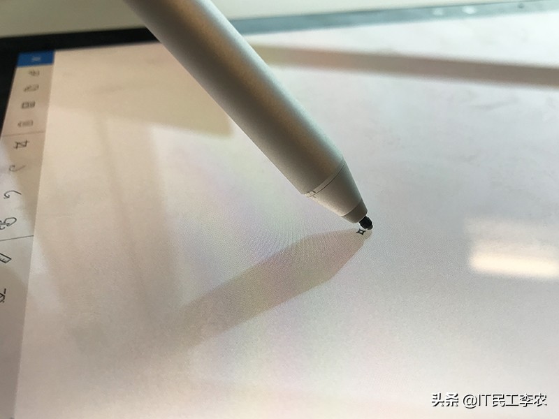 surfacebook1和surfacebook2对比,surfacebook能做汇报吗