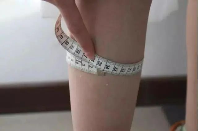 吴昕粗腿对比图,34岁的吴昕近照曝光