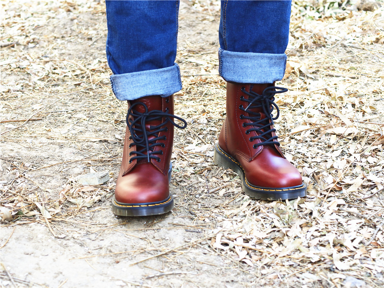 冬季马丁靴酷帅穿搭,新款口袋马丁靴简单大气舒适百搭