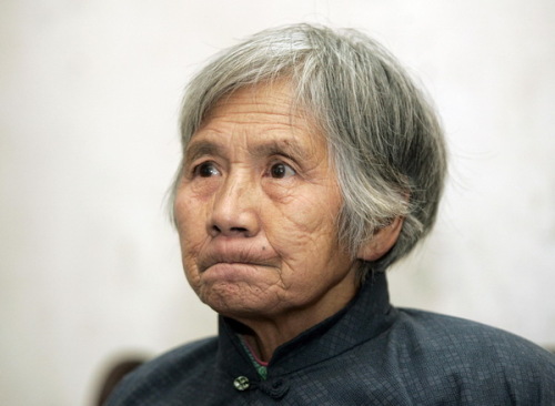 那个叫福石的老妇人呀，是我勤劳一生的奶奶