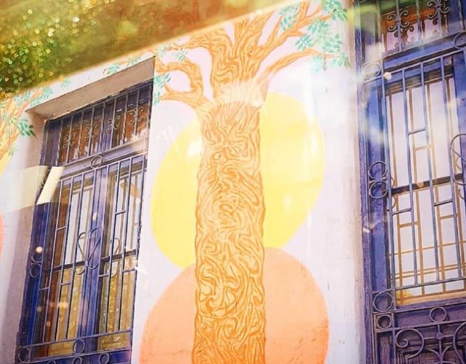 爱他就投其所好，站姐为金俊勉寻找智利彩墙，可惜里兜去了洛杉矶