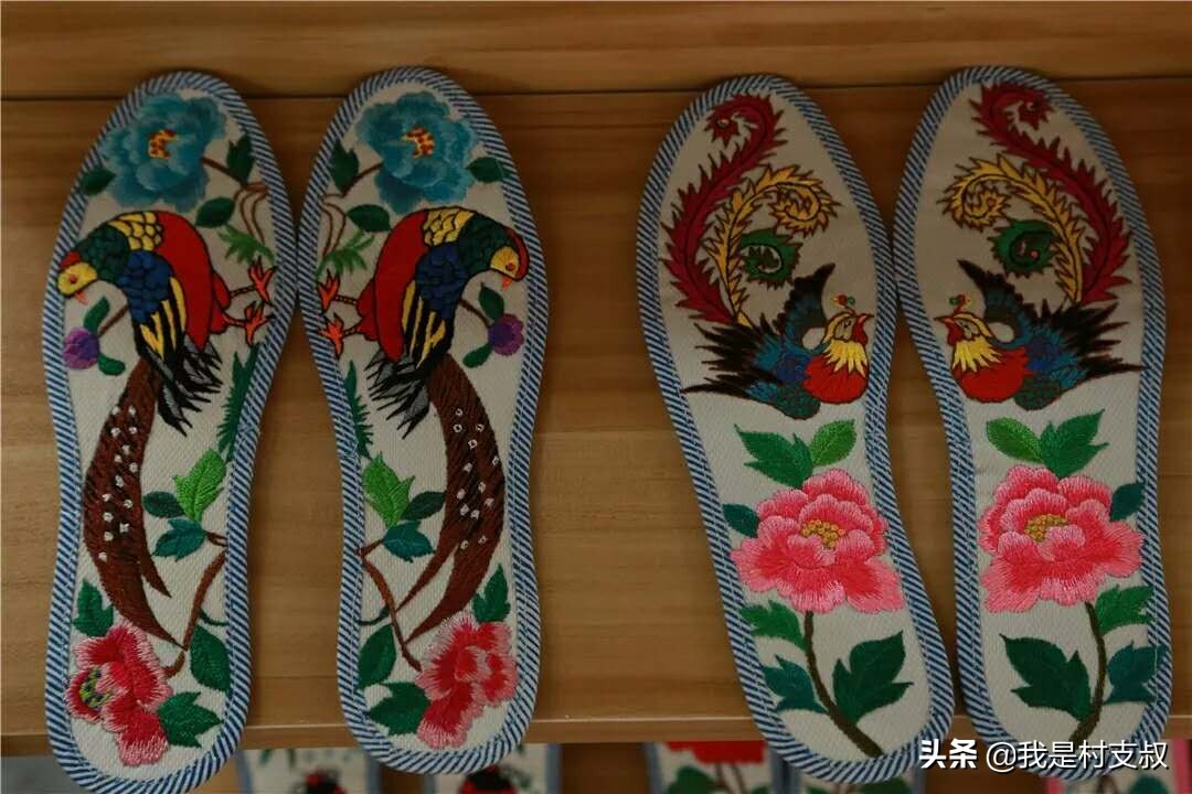 绣花鞋垫采用的是什么绣,手工鞋垫绣花自己绣带线的