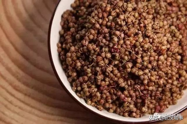 独家揭秘20年卖了两百多万只鸡的老板,到底有什么特异功能!