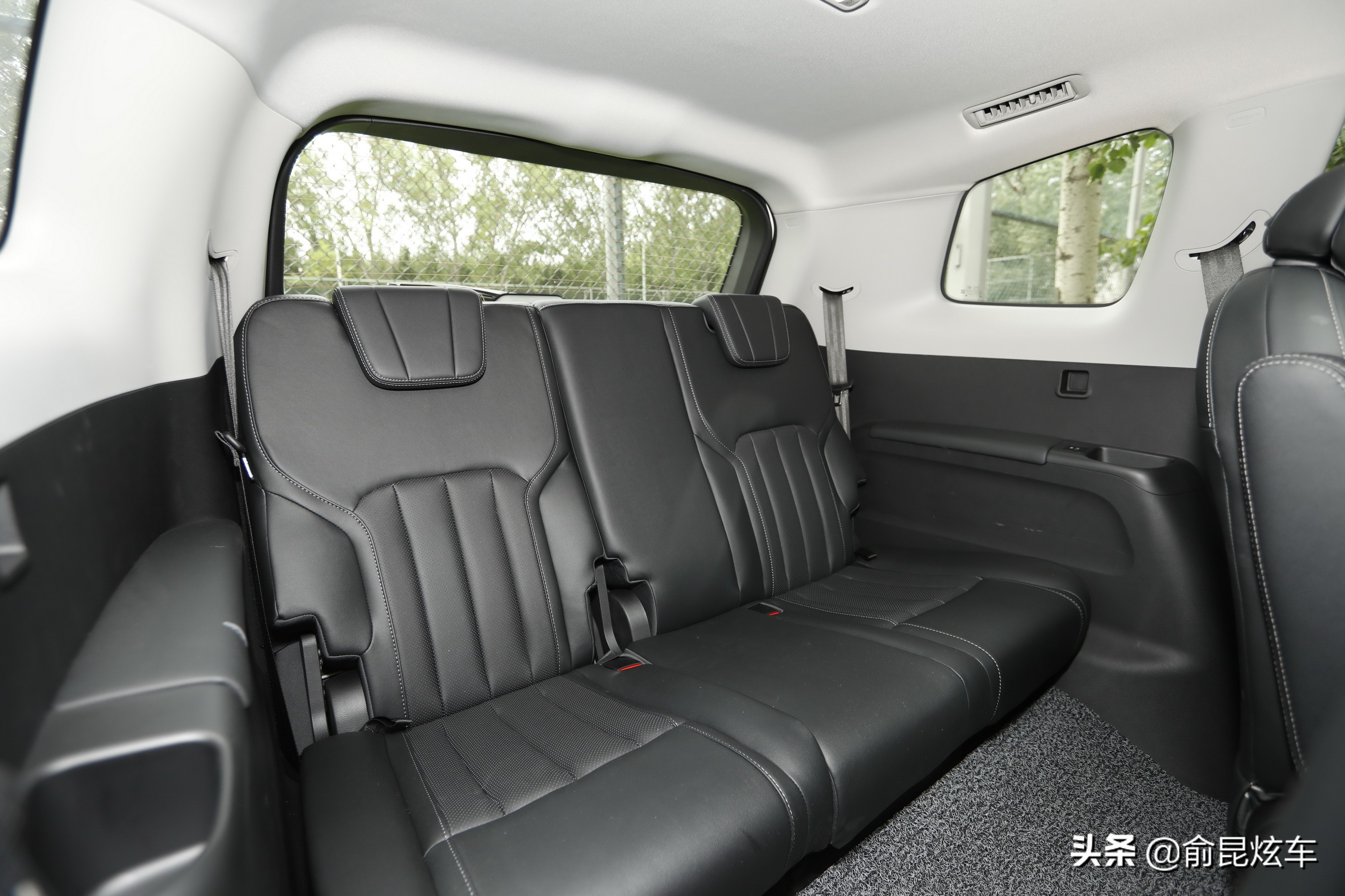 福特领裕6座尊领型评测,江铃福特领裕五座空间实测