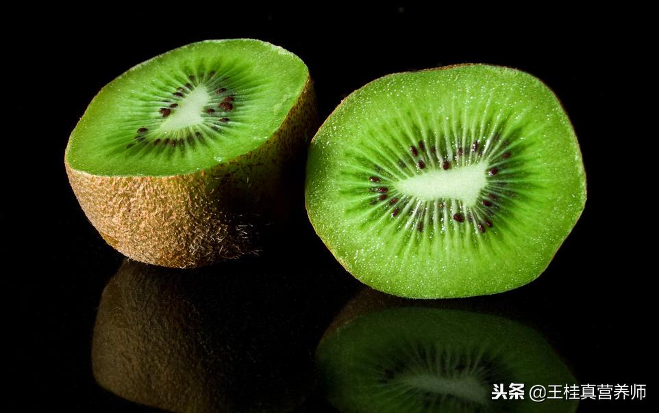 猕猴桃除了皮剩下的都可以吃了,猕猴桃的皮上的毛能不能吃