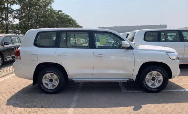 陆巡4600和5700有哪些优缺点,2019款陆巡中东版4600价格表