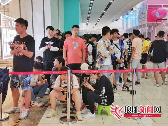 今年的炒鞋热潮,临沂球鞋价格表