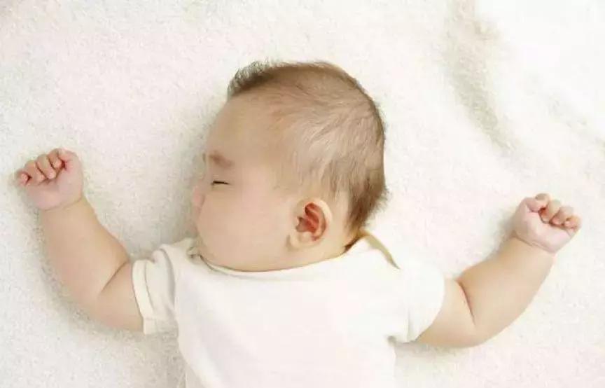 10天的宝宝黄疸19严重么,宝宝长黄疸家长应该如何正确处理