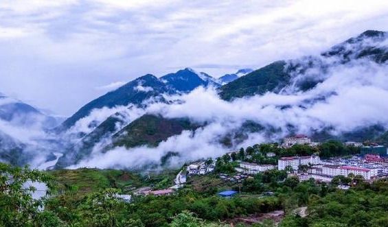 这座县城进去就要收费，门票210元却游客不断，你猜到是哪了吗