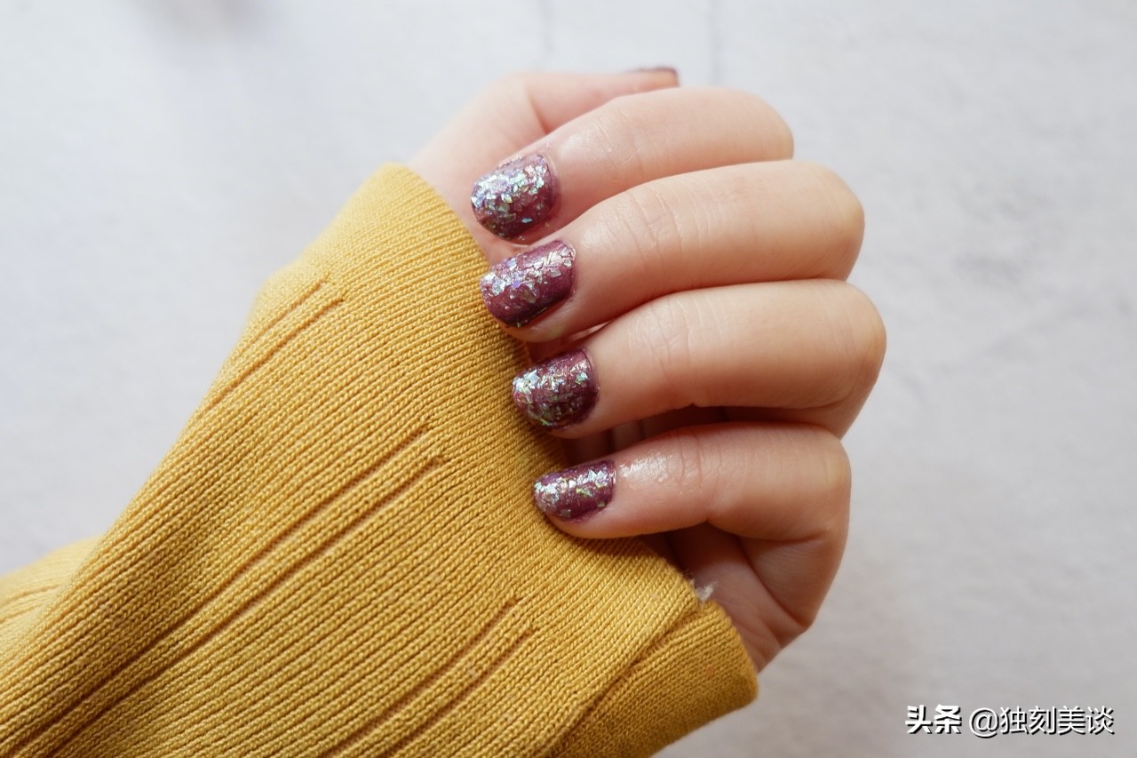 是什么闪瞎眼?藏在指尖的小秘密,只需用你的亮片眼影DIY