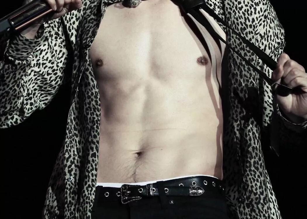 李现有没有腹肌,李现的真腹肌