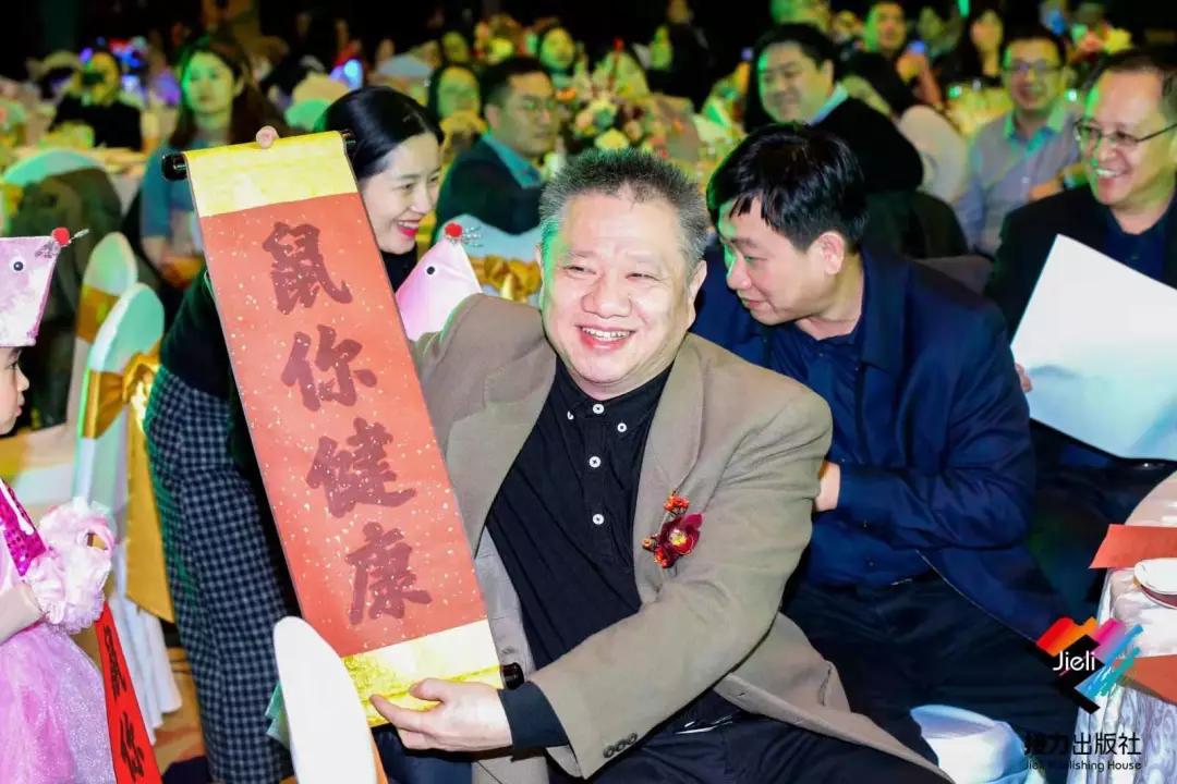 鎰熸仼鏈変綘鎵竼璧疯埅鍏卞垱杈夌厡,鎰熸仼鏈変綘鎼烘墜鍓嶈鍏卞垱杈夌厡