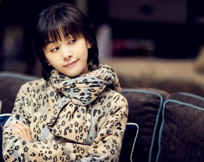 她原名叫王蒙蒙，王朔帮她进入娱乐圈，与刘涛、杨紫合作很愉快