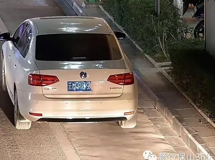 高手在民间拦阻索,高手在民间一点破绽都看不出来