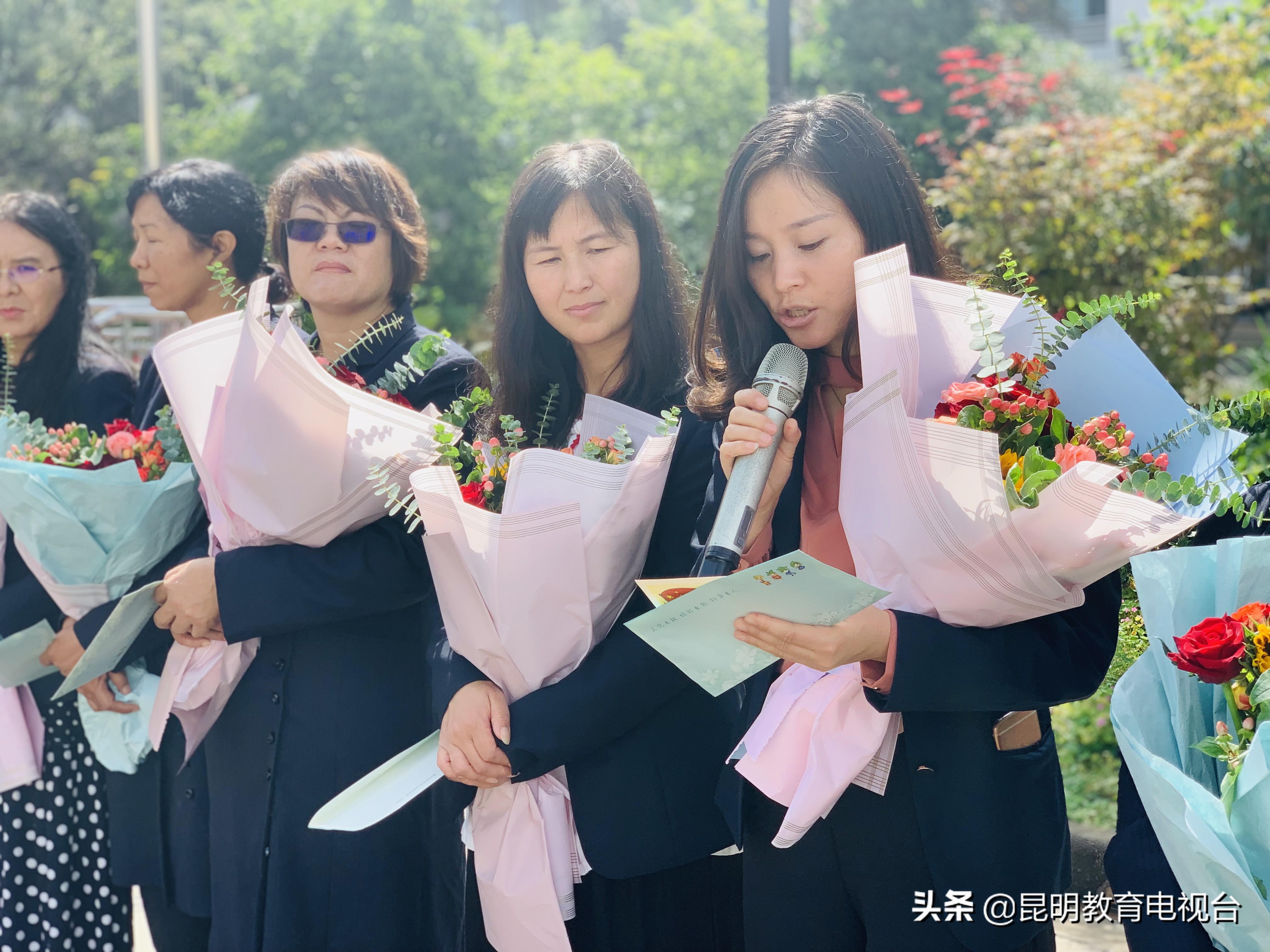 教师节小学生写给老师的贺卡,教师节写给老师的贺卡内容小学生