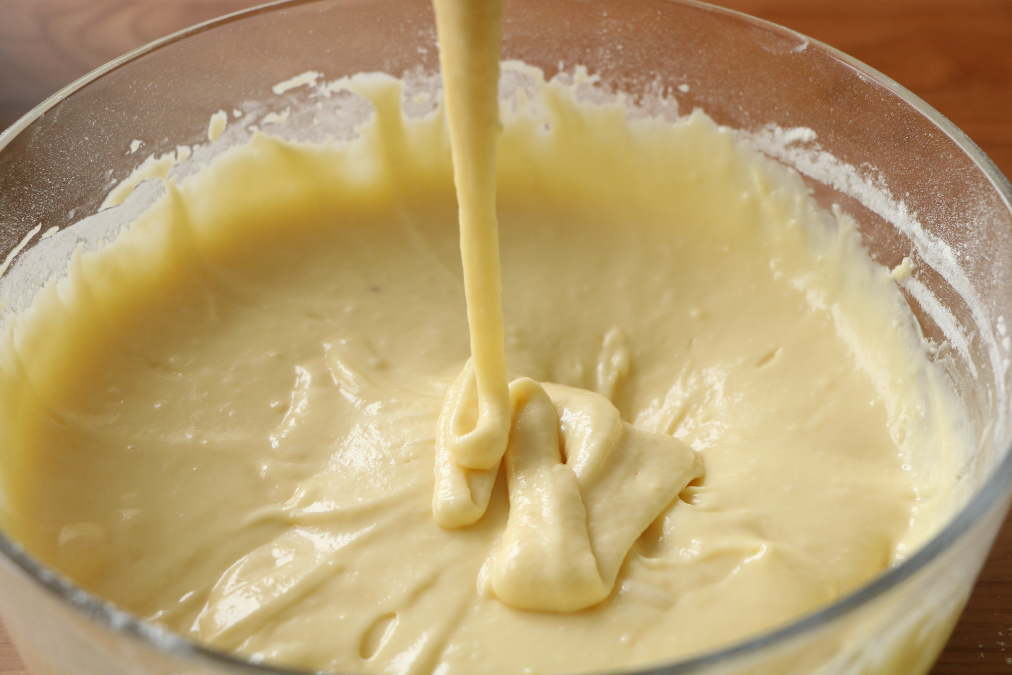 最简单的蛋糕做法只用面粉鸡蛋糖,做蛋糕200克的面粉需要几个鸡蛋