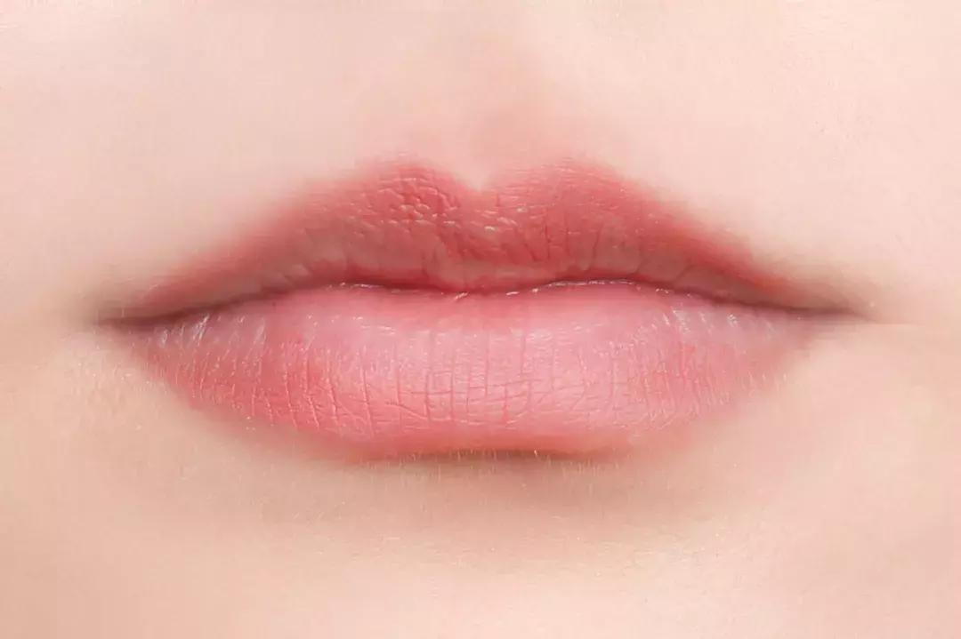 口红和唇妆,口红自然唇妆
