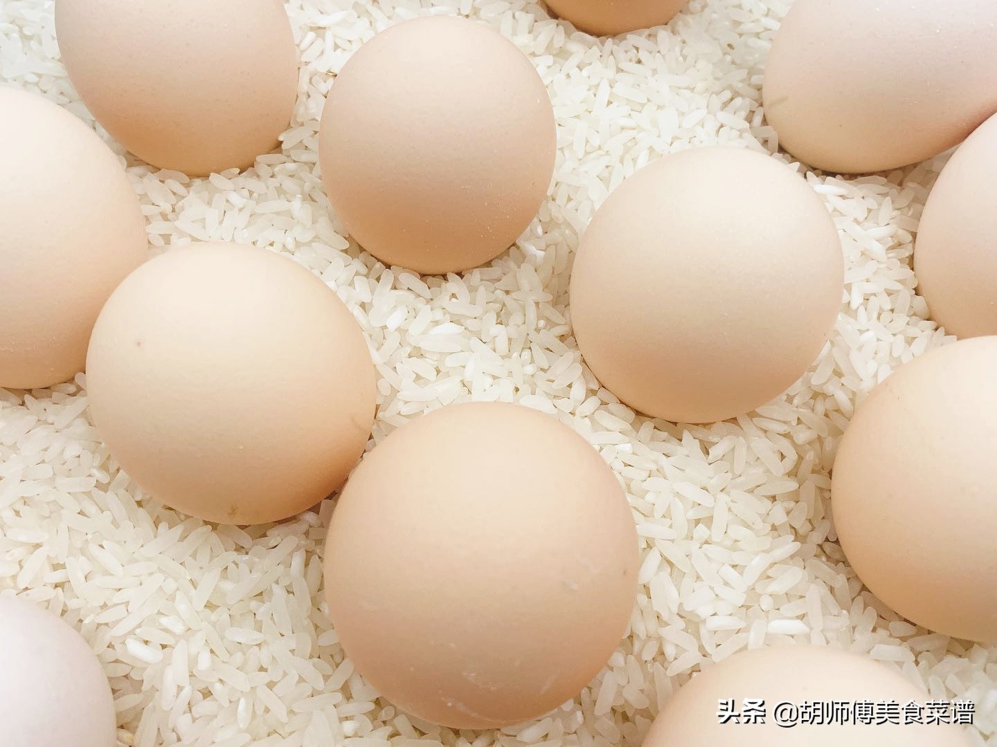 鸡蛋放在碗里怎么保存,鸡蛋放地上怎么保存比较好