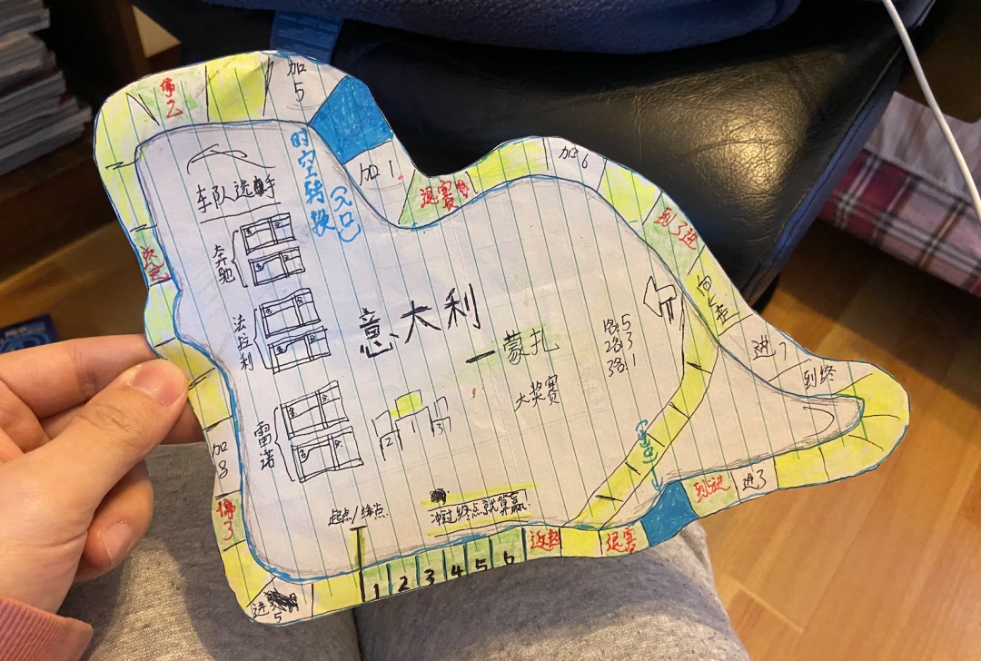 告诉孩子不要放弃自己的机会,每个小男孩都有赛车梦