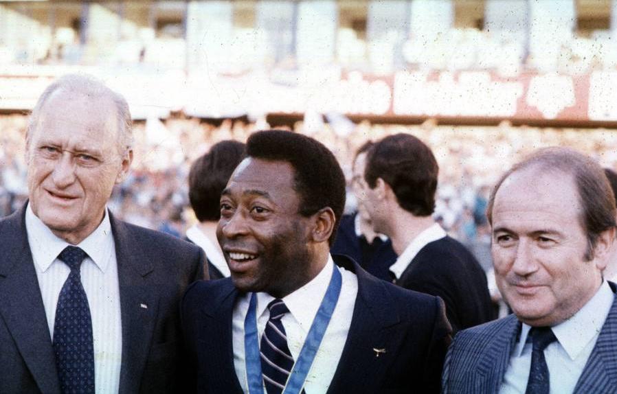 与世长辞，前欧足联主席约翰松一生不得不提的4件大事