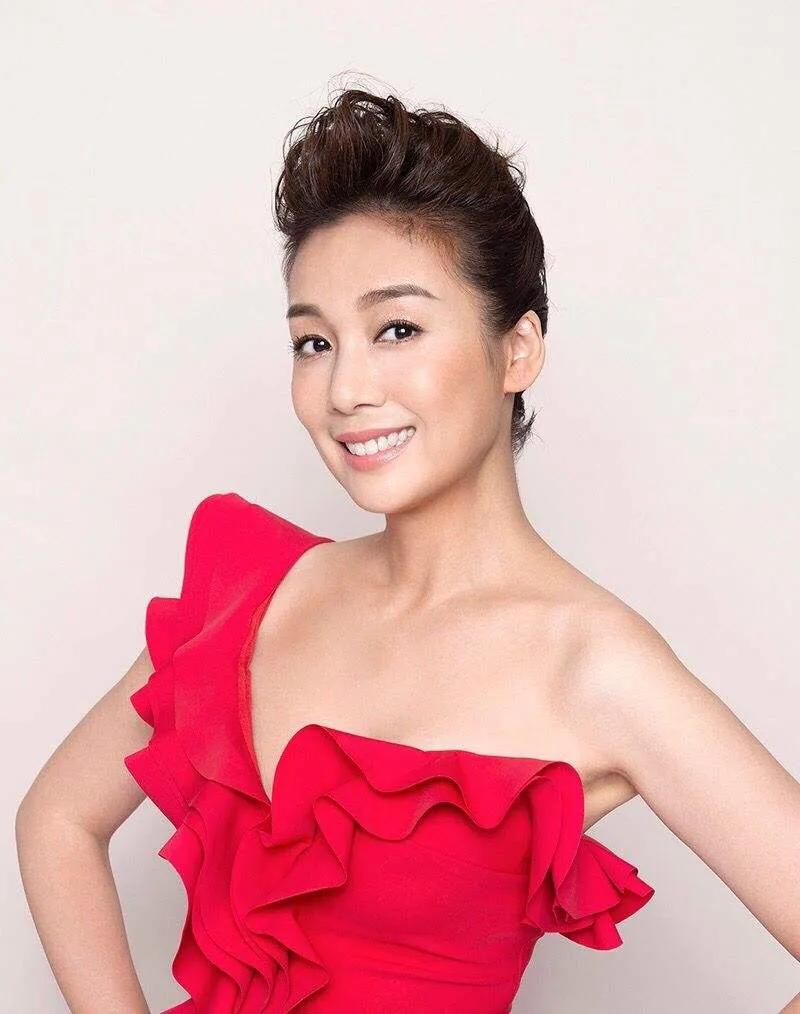 香港人对郑秀文的评价,郑秀文香港最后的天后