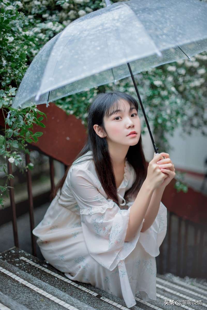 儿子，你怎么不去交女朋友啊？爸，人要懂得看菜吃饭