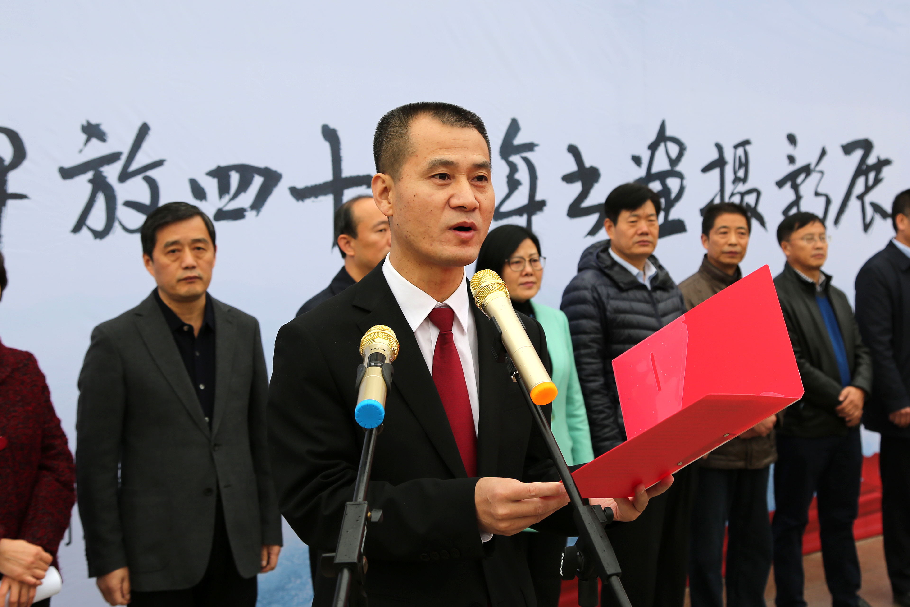 安康中院隆重举办“纪念改革开放40周年”书画摄影展