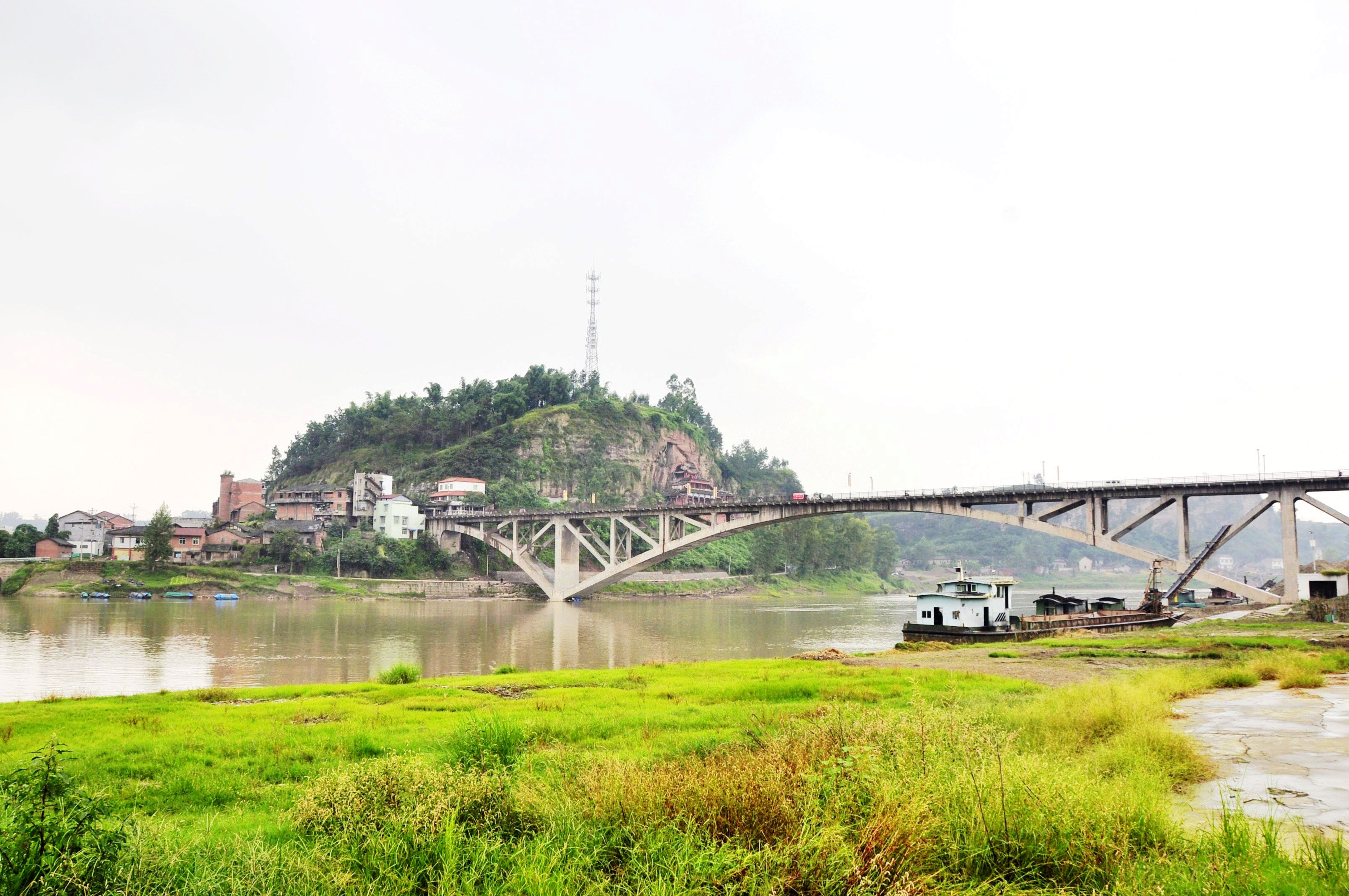 牛佛烘肘吃出梁山好汉的气魄