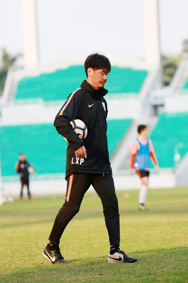 鲁能李霄鹏最新进展,李霄鹏变身里皮