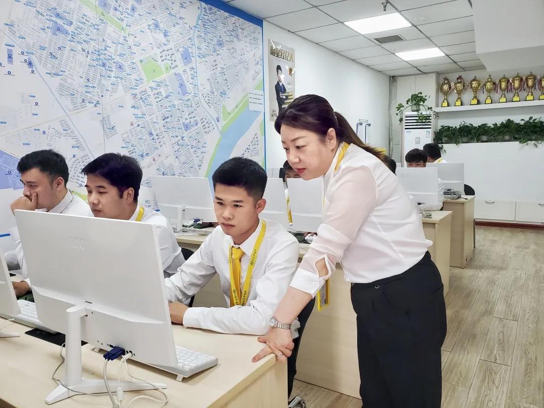 七次“我房他售标杆奖”,第一个百万经纪人诞生门店的成功秘笈