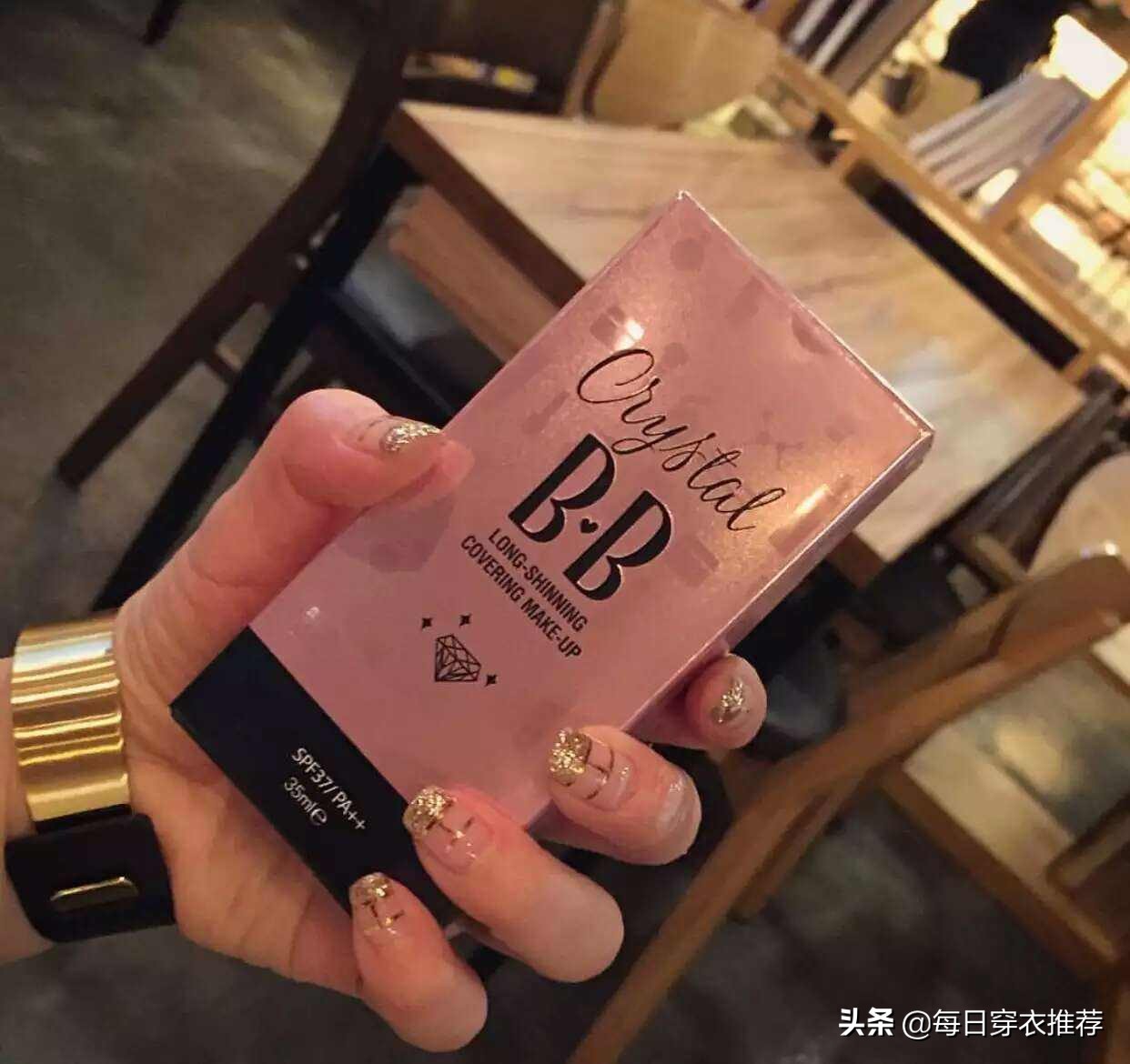 化妆需要先用防晒霜还是bb霜好,夏季化妆先用防晒霜还是bb霜呢