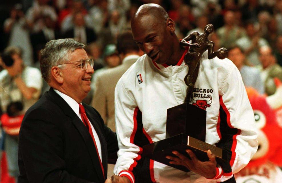 乔丹小时候个子多高,乔丹几岁一米七