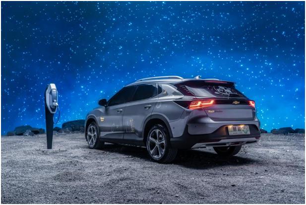 雪佛兰纯电动汽车畅巡顶配米奇版,雪佛兰畅巡米奇功夫版图片