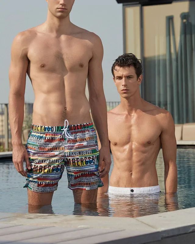 姣斿埄鏃舵椂瑁呭搧鐗宒ries,bikkembergs鍝佺墝鏈嶈