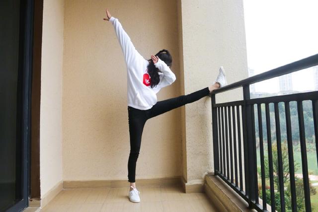 骨性关节炎能天天晃动膝盖吗,骨性关节炎膝盖咔咔响怎么回事