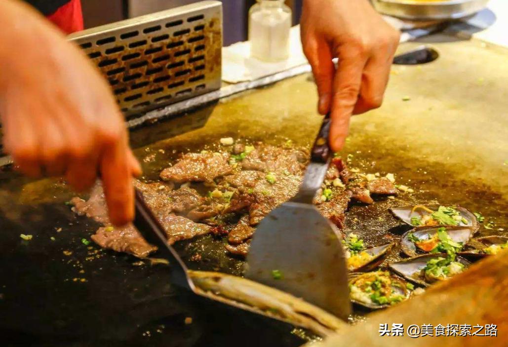 摆摊做什么小吃简单又赚钱,学做什么小吃摆摊最快学会