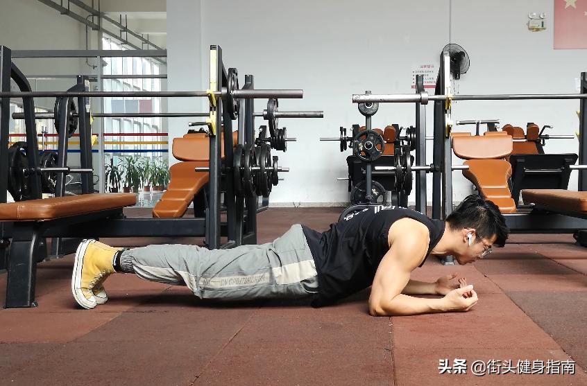 不会做俯卧撑的怎么练,俯卧撑做不了10个怎么练胸肌