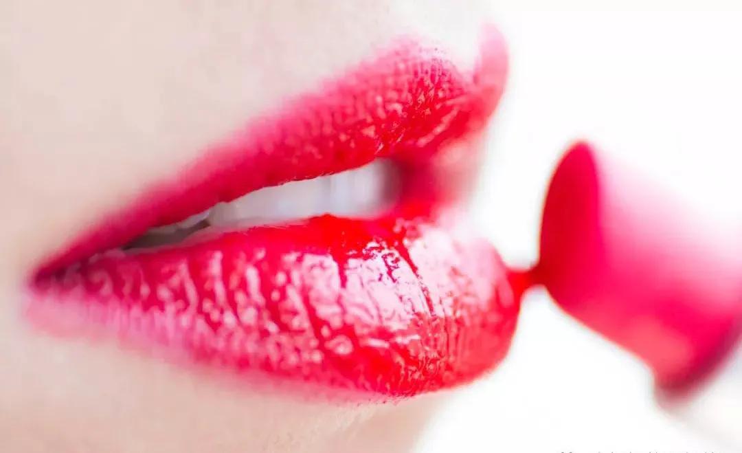 这些细节如何暴露了你的年龄-唇周篇