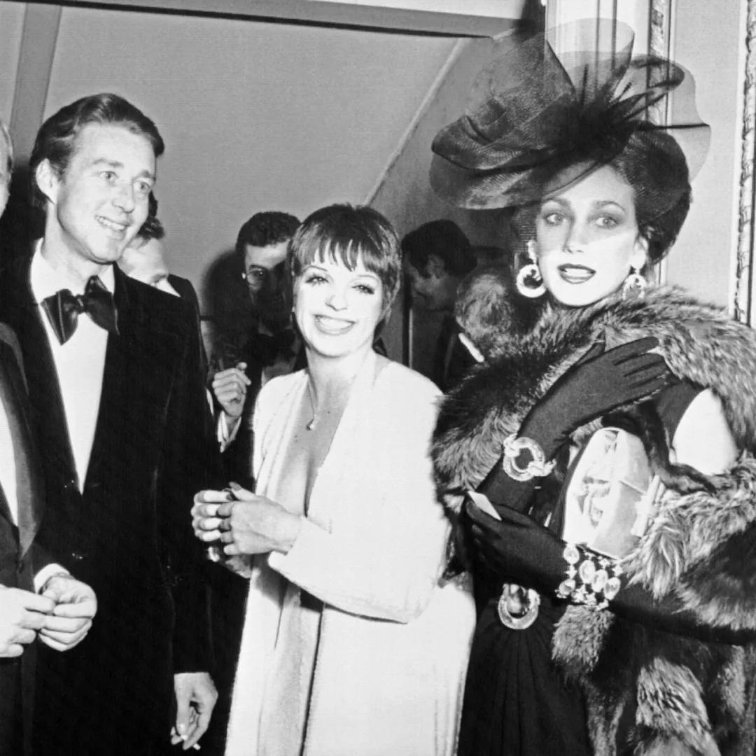 杰奎琳年轻照,杰奎琳回归