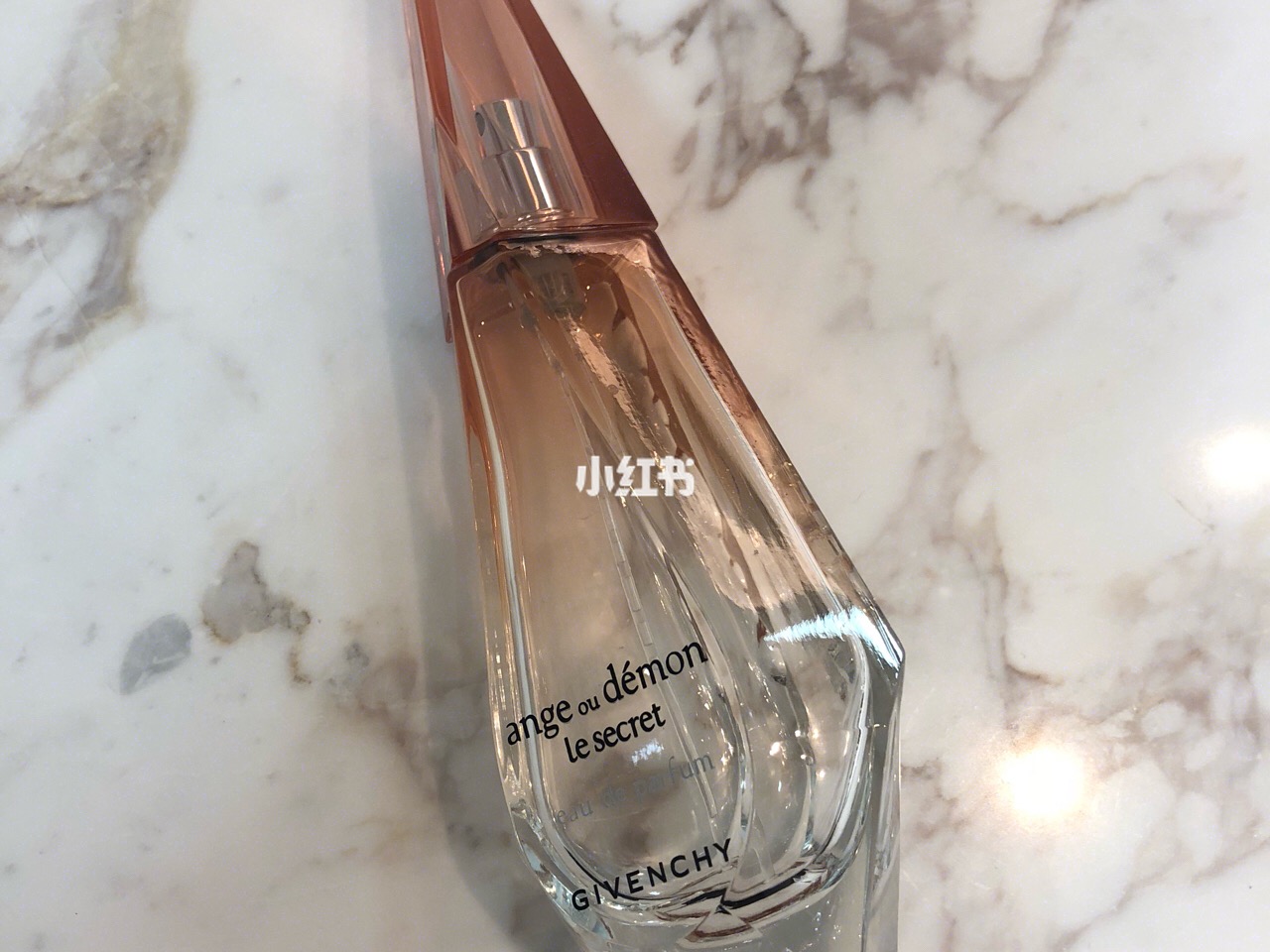 给女生买哪种香水最好,适合男人的香水味道推荐