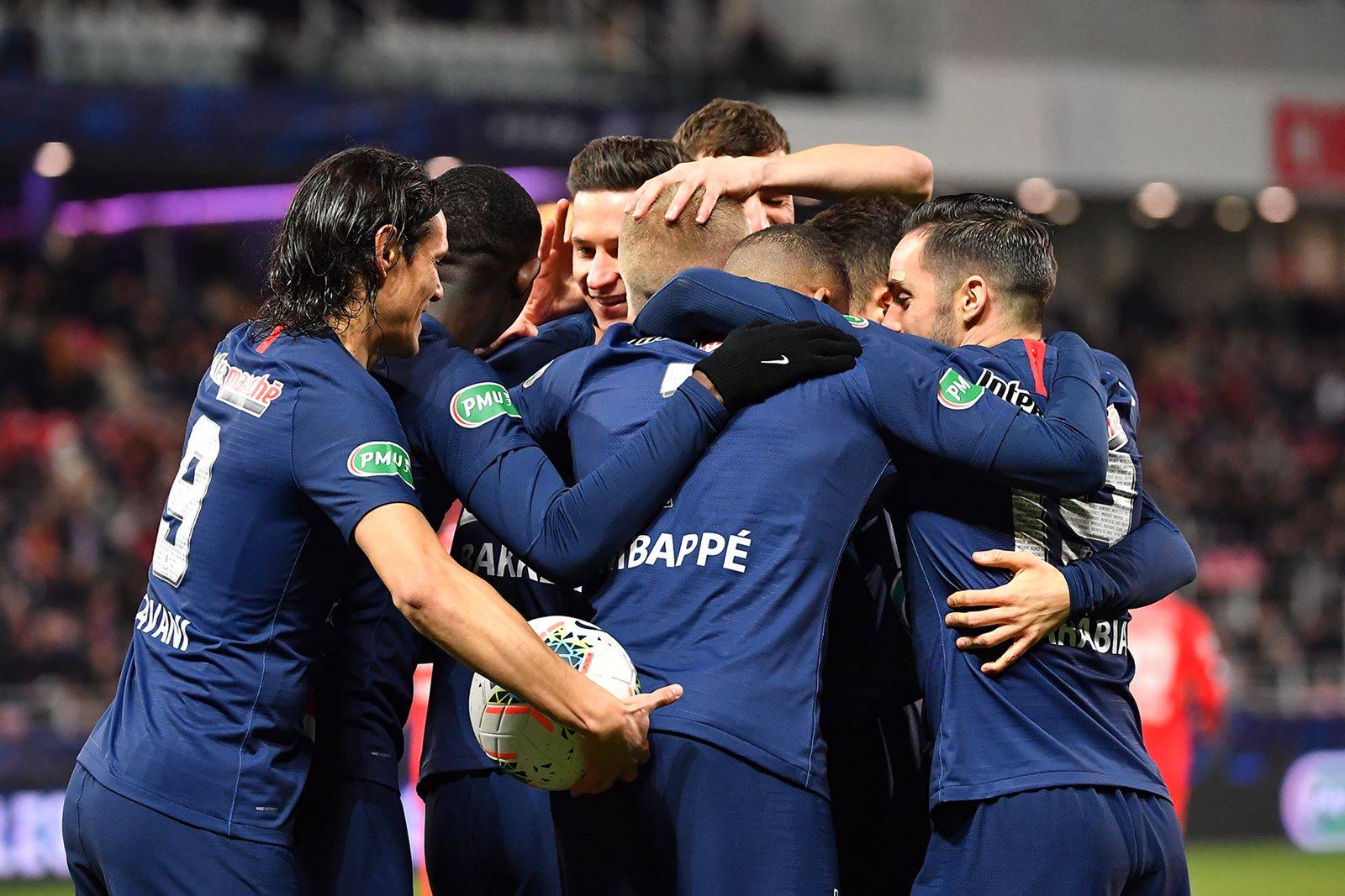 大巴黎3-1胜梅斯,大巴黎4-0第戎内马尔队长