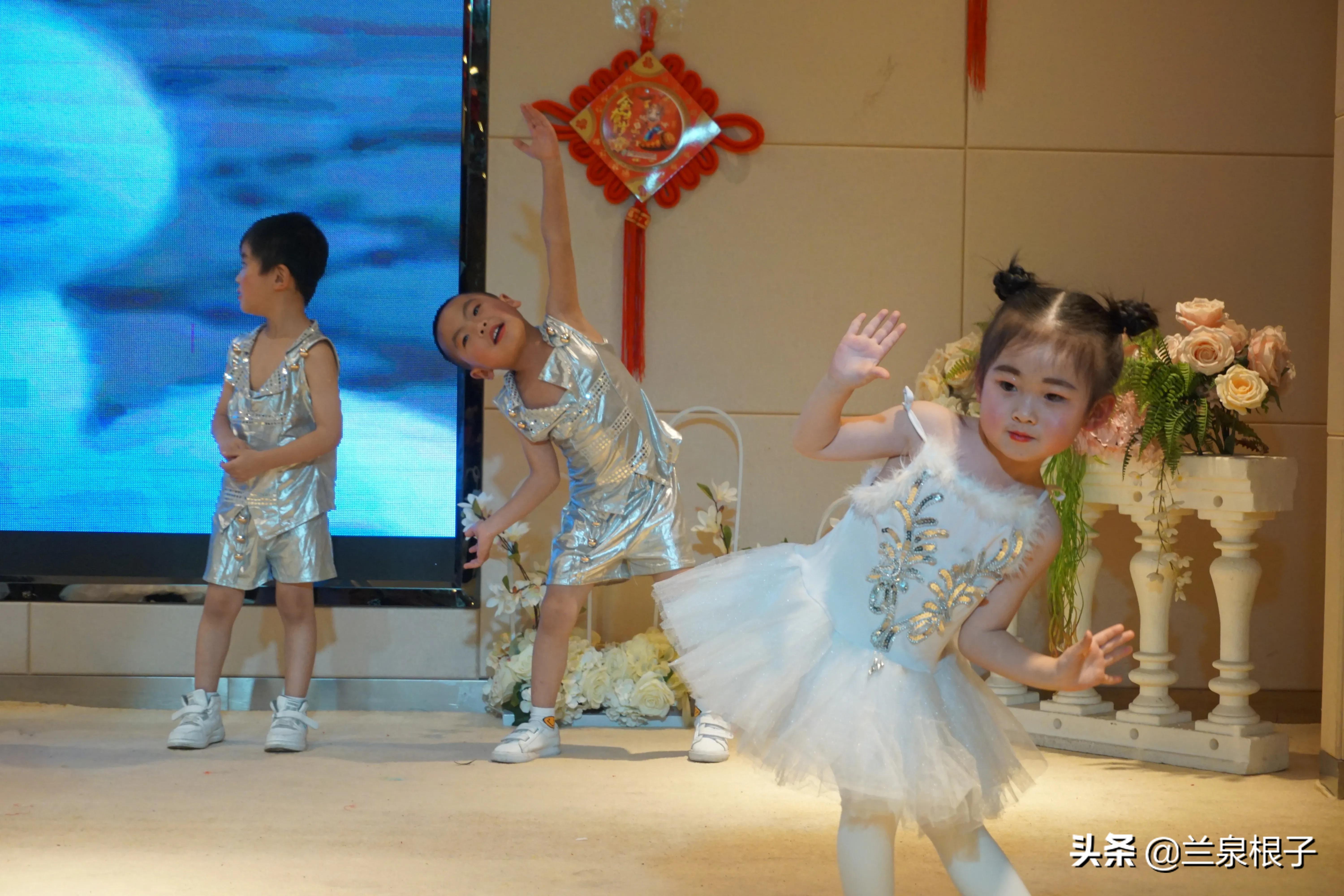 金色阳光幼儿园嘉年华,迎新年亲子活动幼儿园