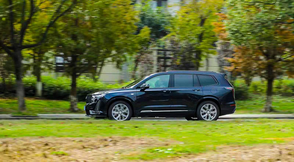 凯迪拉克大型suv车型试驾,244公里