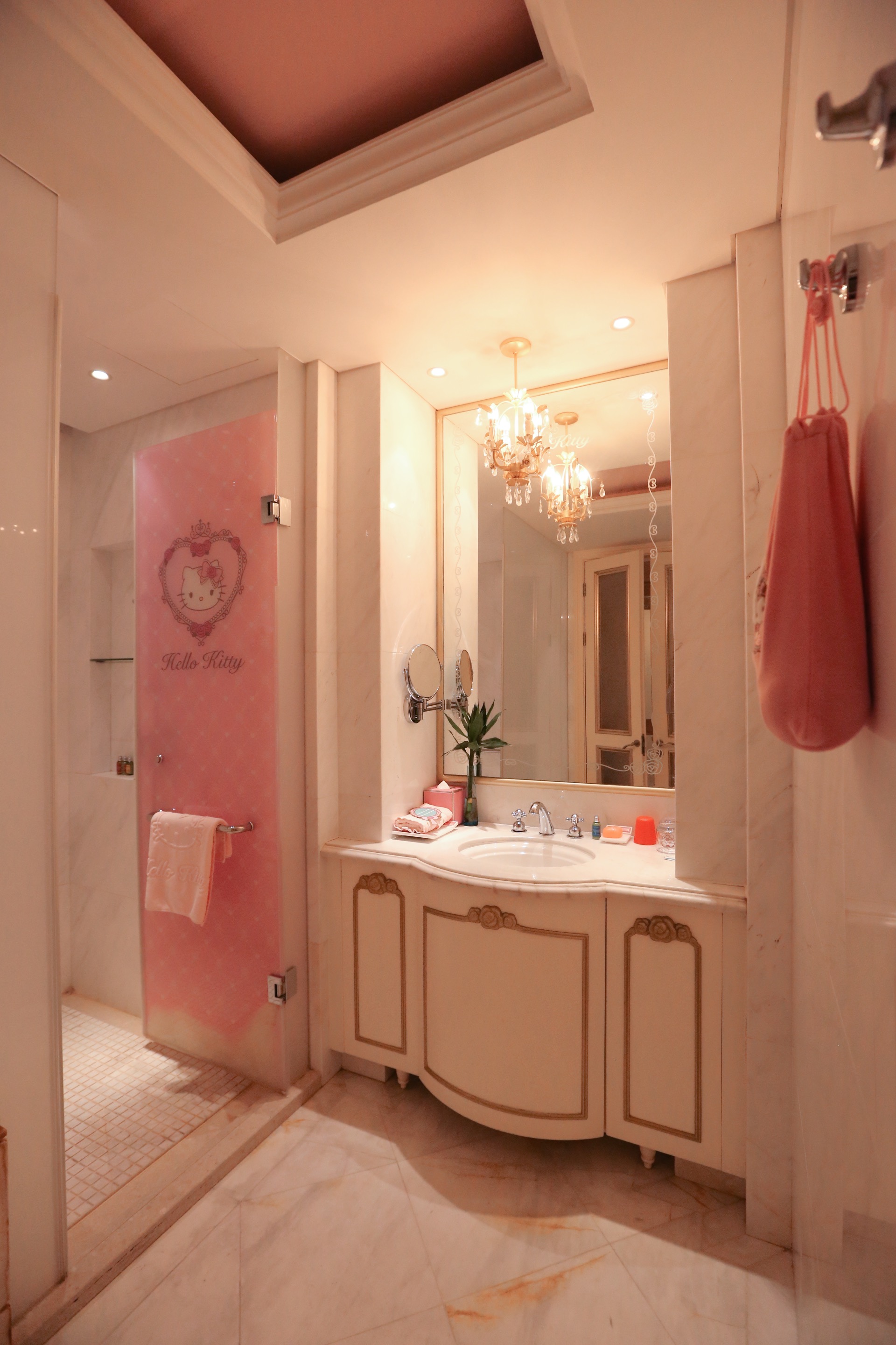 hellokitty乐园童话世界,浙江hellokitty乐园城堡酒店