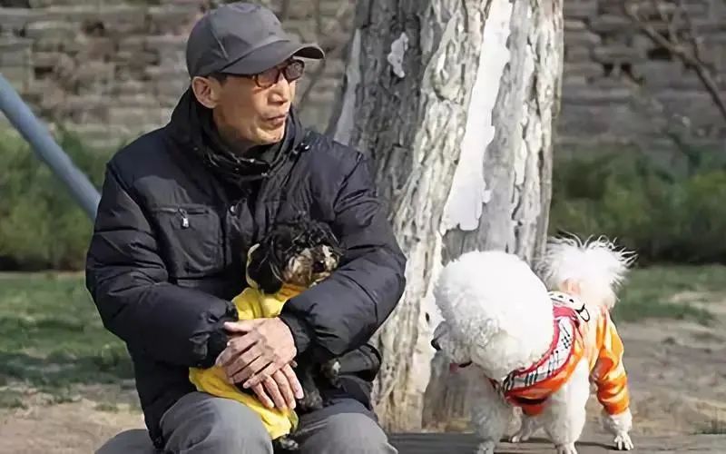 传统家庭式养老受到挑战,晚年养老模式